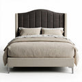 Twee persoonsbed met stoffen hoofdbord en metalen poten 200 x 160 x 100cm